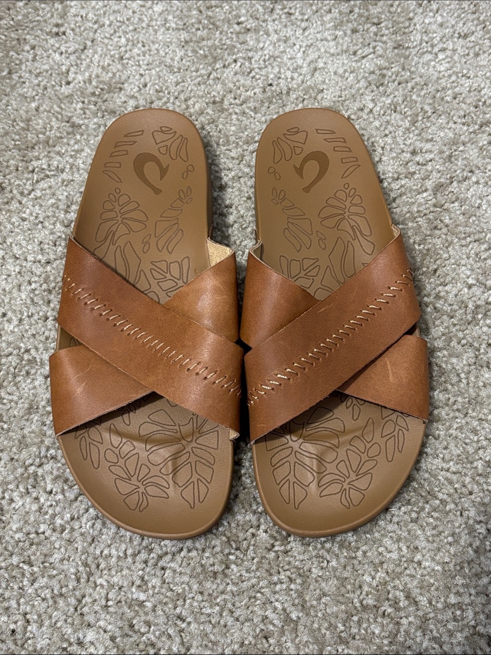 Olukai Kipea Olu Woman’s Tan Brown Leather Crisscross Slide Sandals Size 8
